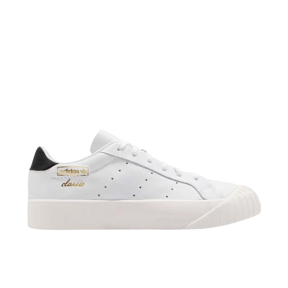 NEW Women’s Adidas Sneakers Size 9